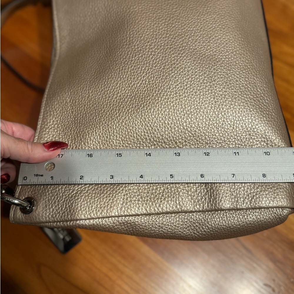 Coach gold leather handbag - Picture 11 of 16